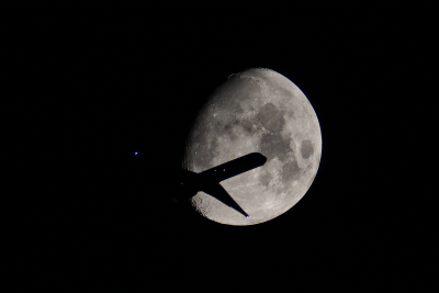 Moon_Airplane.png